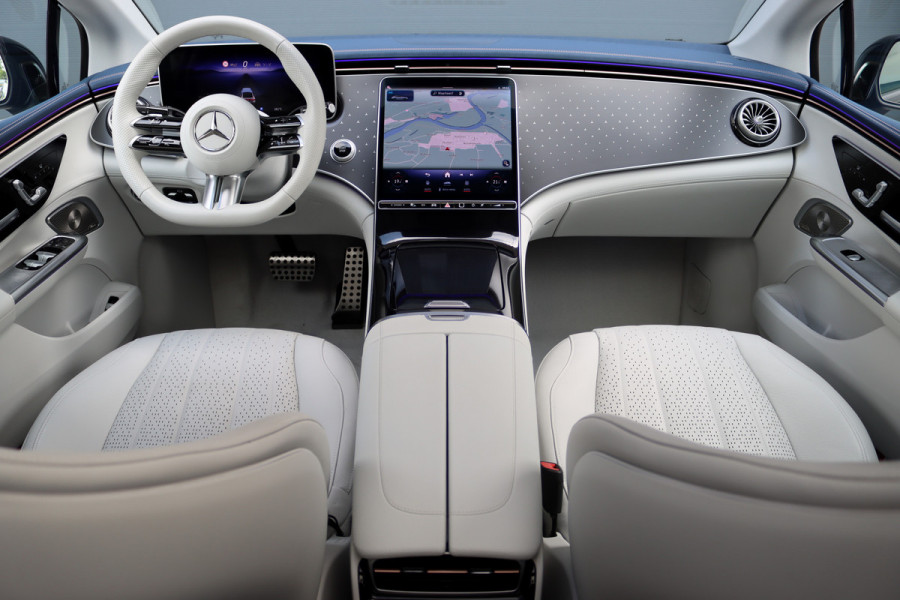 Mercedes-Benz EQE 300 AMG Line Premium 89 kWh | Achterasbesturing | Distronic+ | Burmester | Panoramadak | Memory | Verwarmd Stuurwiel | Digital Light | Augmented Reality |