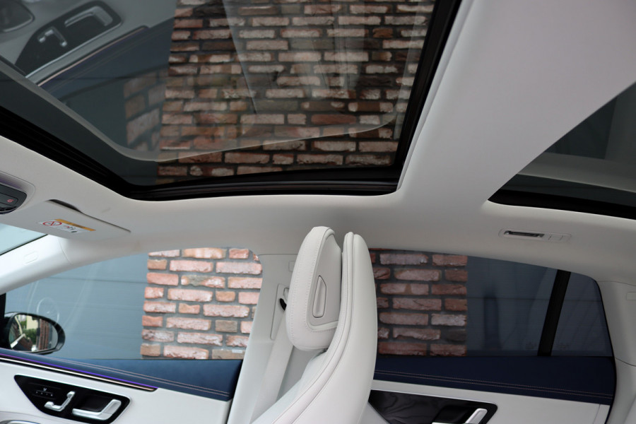 Mercedes-Benz EQE 300 AMG Line Premium 89 kWh | Achterasbesturing | Distronic+ | Burmester | Panoramadak | Memory | Verwarmd Stuurwiel | Digital Light | Augmented Reality |