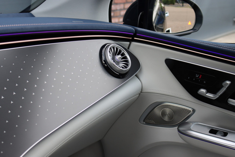 Mercedes-Benz EQE 300 AMG Line Premium 89 kWh | Achterasbesturing | Distronic+ | Burmester | Panoramadak | Memory | Verwarmd Stuurwiel | Digital Light | Augmented Reality |