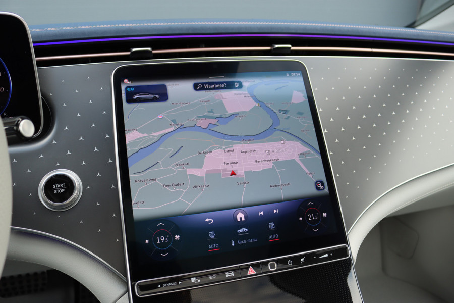 Mercedes-Benz EQE 300 AMG Line Premium 89 kWh | Achterasbesturing | Distronic+ | Burmester | Panoramadak | Memory | Verwarmd Stuurwiel | Digital Light | Augmented Reality |