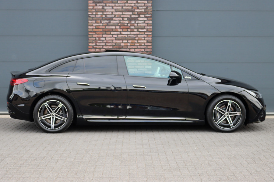 Mercedes-Benz EQE 300 AMG Line Premium 89 kWh | Achterasbesturing | Distronic+ | Burmester | Panoramadak | Memory | Verwarmd Stuurwiel | Digital Light | Augmented Reality |