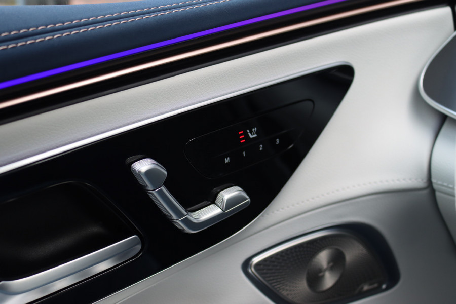 Mercedes-Benz EQE 300 AMG Line Premium 89 kWh | Achterasbesturing | Distronic+ | Burmester | Panoramadak | Memory | Verwarmd Stuurwiel | Digital Light | Augmented Reality |