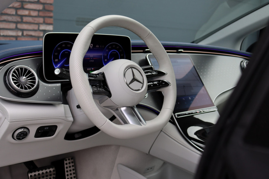 Mercedes-Benz EQE 300 AMG Line Premium 89 kWh | Achterasbesturing | Distronic+ | Burmester | Panoramadak | Memory | Verwarmd Stuurwiel | Digital Light | Augmented Reality |