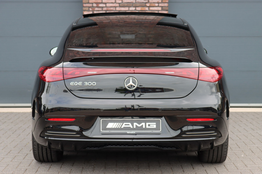 Mercedes-Benz EQE 300 AMG Line Premium 89 kWh | Achterasbesturing | Distronic+ | Burmester | Panoramadak | Memory | Verwarmd Stuurwiel | Digital Light | Augmented Reality |