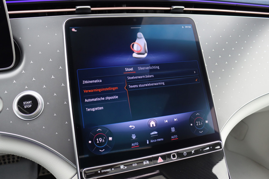 Mercedes-Benz EQE 300 AMG Line Premium 89 kWh | Achterasbesturing | Distronic+ | Burmester | Panoramadak | Memory | Verwarmd Stuurwiel | Digital Light | Augmented Reality |