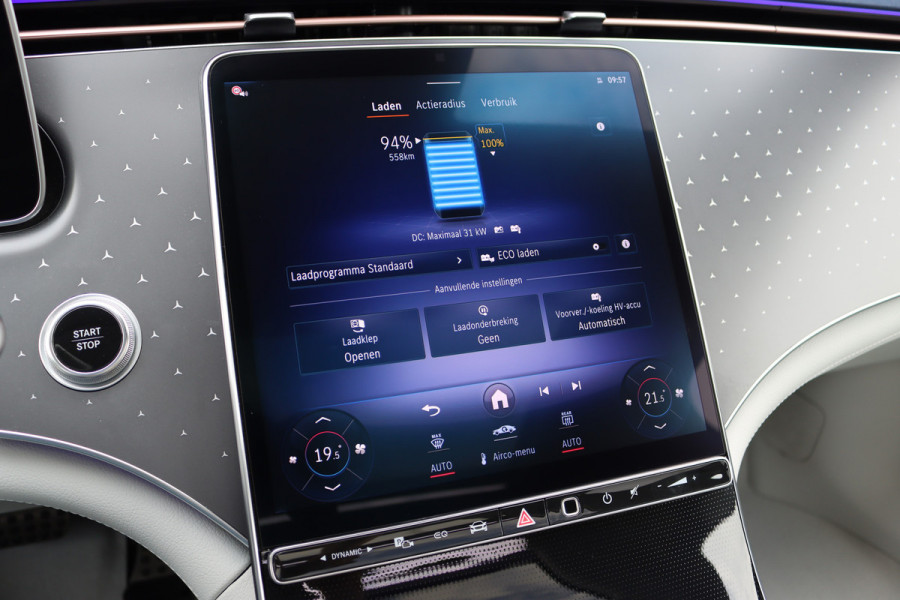 Mercedes-Benz EQE 300 AMG Line Premium 89 kWh | Achterasbesturing | Distronic+ | Burmester | Panoramadak | Memory | Verwarmd Stuurwiel | Digital Light | Augmented Reality |