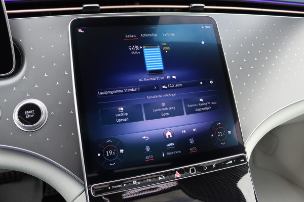 Mercedes-Benz EQE 300 AMG Line Premium 89 kWh | Achterasbesturing | Distronic+ | Burmester | Panoramadak | Memory | Verwarmd Stuurwiel | Digital Light | Augmented Reality |