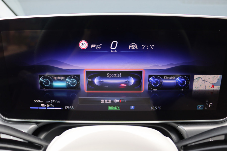 Mercedes-Benz EQE 300 AMG Line Premium 89 kWh | Achterasbesturing | Distronic+ | Burmester | Panoramadak | Memory | Verwarmd Stuurwiel | Digital Light | Augmented Reality |