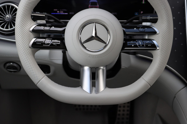 Mercedes-Benz EQE 300 AMG Line Premium 89 kWh | Achterasbesturing | Distronic+ | Burmester | Panoramadak | Memory | Verwarmd Stuurwiel | Digital Light | Augmented Reality |