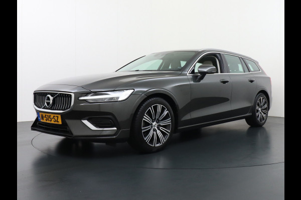 Volvo V60 2.0B3 AUT-7 177PK Inscription Leer MHEV Apple Carplay Android Auto Harman&Kardon Prem.Aurdio Camera Adap.Cruise Elek.Stoelen Stu Lmv 18" Led Elek. Achterklep Regen-Lichtsensor Collision Avoidance Bluetooth Wifi 1e Eigenaar €50.755 Nieuwprijs Zeer compleet MHEV-Mild-Hybrid 1800kg trekvermogen