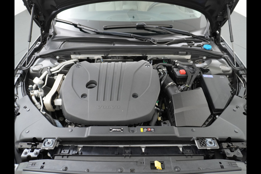 Volvo V60 2.0B3 AUT-7 177PK Inscription Leer MHEV Apple Carplay Android Auto Harman&Kardon Prem.Aurdio Camera Adap.Cruise Elek.Stoelen Stu Lmv 18" Led Elek. Achterklep Regen-Lichtsensor Collision Avoidance Bluetooth Wifi 1e Eigenaar €50.755 Nieuwprijs Zeer compleet MHEV-Mild-Hybrid 1800kg trekvermogen