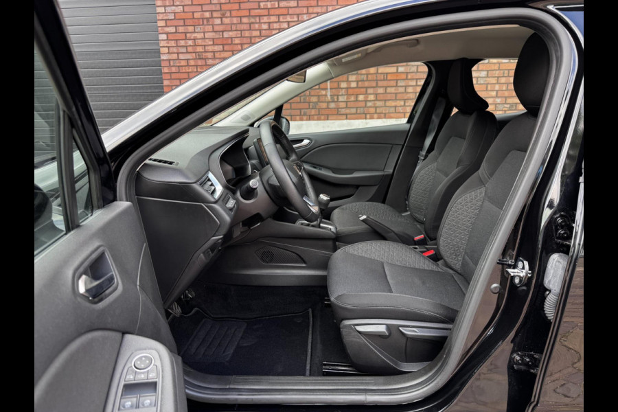 Renault Clio 1.0 TCe / 100 PK / Navigatie / Climate control / Parkeersensoren / Cruise Control / NED-Clio
