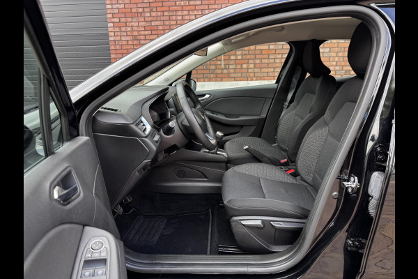 Renault Clio 1.0 TCe / 100 PK / Navigatie / Climate control / Parkeersensoren / Cruise Control / NED-Clio