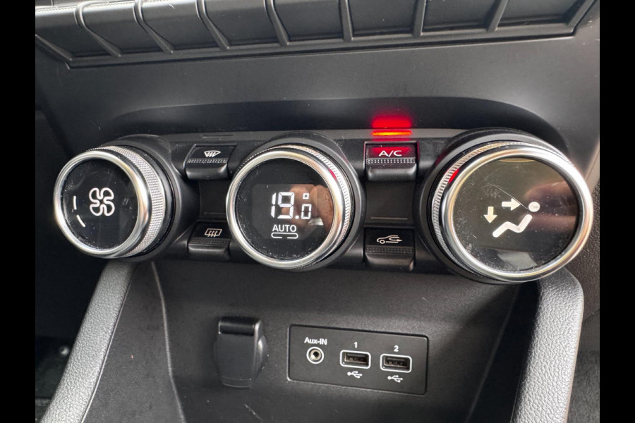 Renault Clio 1.0 TCe / 100 PK / Navigatie / Climate control / Parkeersensoren / Cruise Control / NED-Clio