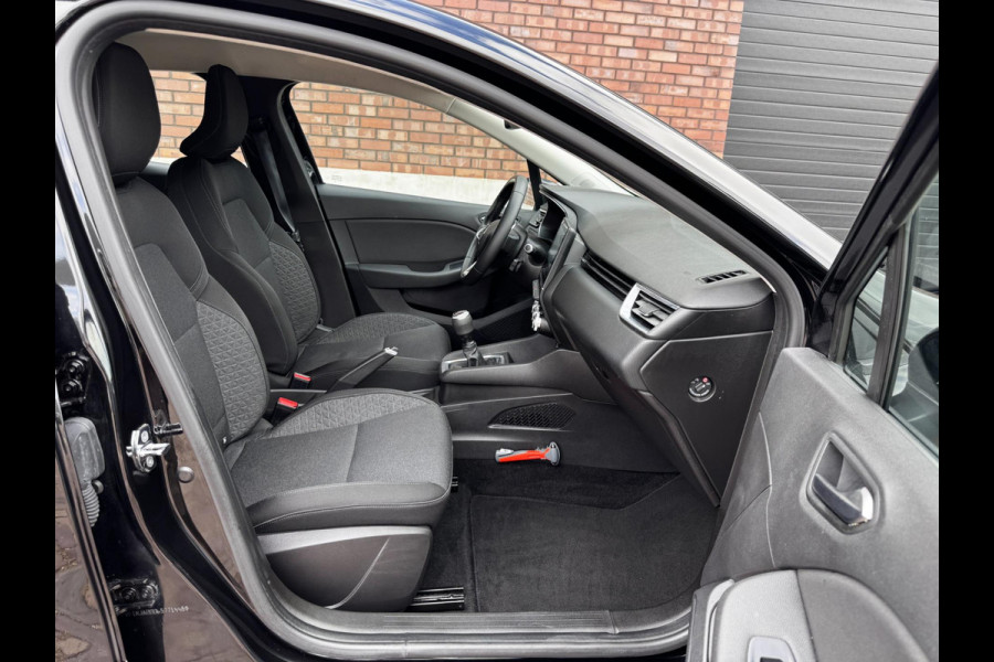 Renault Clio 1.0 TCe / 100 PK / Navigatie / Climate control / Parkeersensoren / Cruise Control / NED-Clio