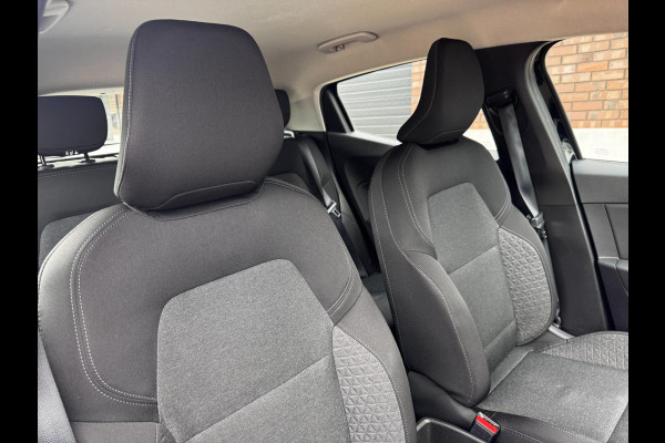 Renault Clio 1.0 TCe / 100 PK / Navigatie / Climate control / Parkeersensoren / Cruise Control / NED-Clio