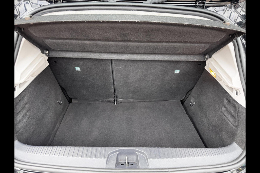 Renault Clio 1.0 TCe / 100 PK / Navigatie / Climate control / Parkeersensoren / Cruise Control / NED-Clio