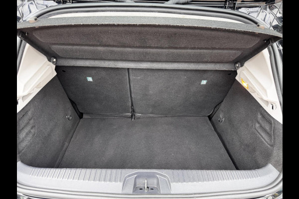 Renault Clio 1.0 TCe / 100 PK / Navigatie / Climate control / Parkeersensoren / Cruise Control / NED-Clio