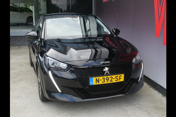 Peugeot e-208 EV ALLURE 50 kWh | LED | HALF-LEER | CRUISE | ALL-SEASON | BTW-AUTO!