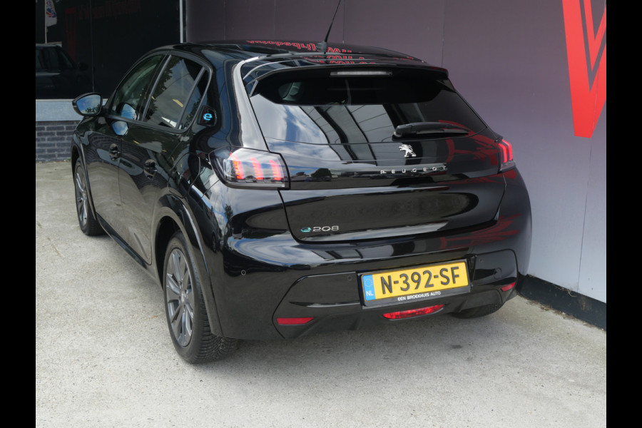 Peugeot e-208 EV ALLURE 50 kWh | LED | HALF-LEER | CRUISE | ALL-SEASON | BTW-AUTO!