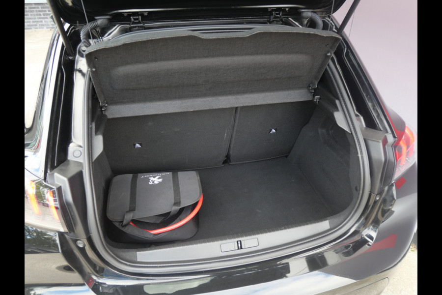 Peugeot e-208 EV ALLURE 50 kWh | LED | HALF-LEER | CRUISE | ALL-SEASON | BTW-AUTO!