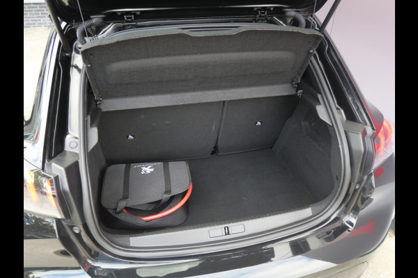 Peugeot e-208 EV ALLURE 50 kWh | LED | HALF-LEER | CRUISE | ALL-SEASON | BTW-AUTO!