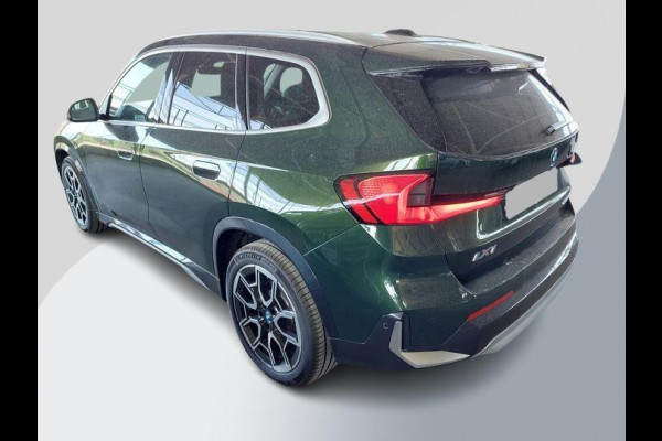 BMW iX1 eDrive20 67 kWh 204pk | X-Line | Travel Pack  | Innovation Pack | Adaptieve cruise controle | HiFi System Harman Kardon | Panoramadak | Head up Display