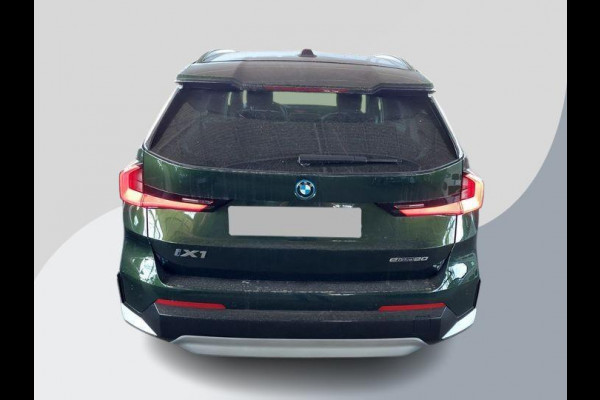 BMW iX1 eDrive20 67 kWh 204pk | X-Line | Travel Pack  | Innovation Pack | Adaptieve cruise controle | HiFi System Harman Kardon | Panoramadak | Head up Display