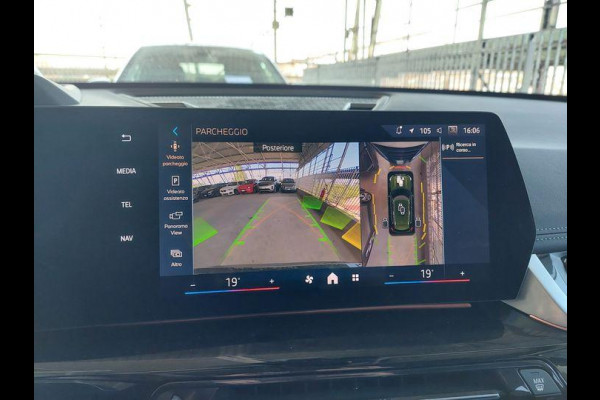 BMW iX1 eDrive20 67 kWh 204pk | X-Line | Travel Pack  | Innovation Pack | Adaptieve cruise controle | HiFi System Harman Kardon | Panoramadak | Head up Display