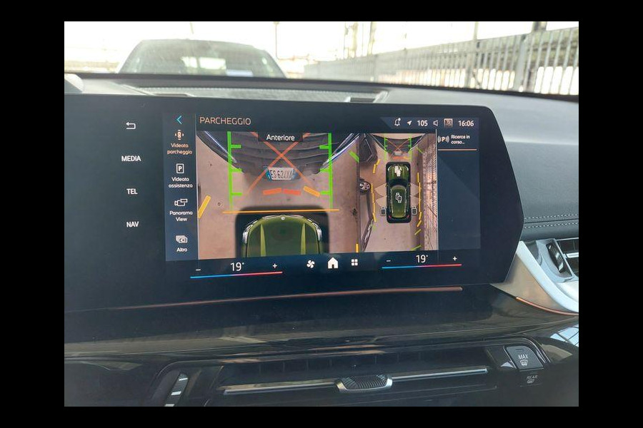BMW iX1 eDrive20 67 kWh 204pk | X-Line | Travel Pack  | Innovation Pack | Adaptieve cruise controle | HiFi System Harman Kardon | Panoramadak | Head up Display