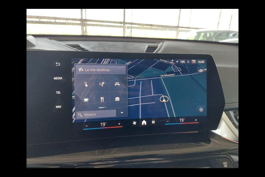 BMW iX1 eDrive20 67 kWh 204pk | X-Line | Travel Pack  | Innovation Pack | Adaptieve cruise controle | HiFi System Harman Kardon | Panoramadak | Head up Display