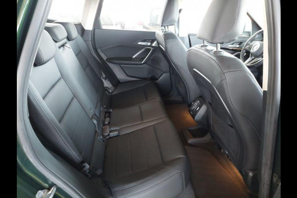 BMW iX1 eDrive20 67 kWh 204pk | X-Line | Travel Pack  | Innovation Pack | Adaptieve cruise controle | HiFi System Harman Kardon | Panoramadak | Head up Display