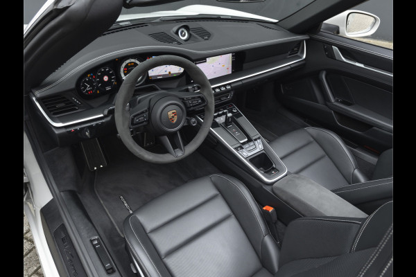 Porsche 911 Cabrio 3.0 Carrera GTS - Sport Design - Stoelventilatie - Bose