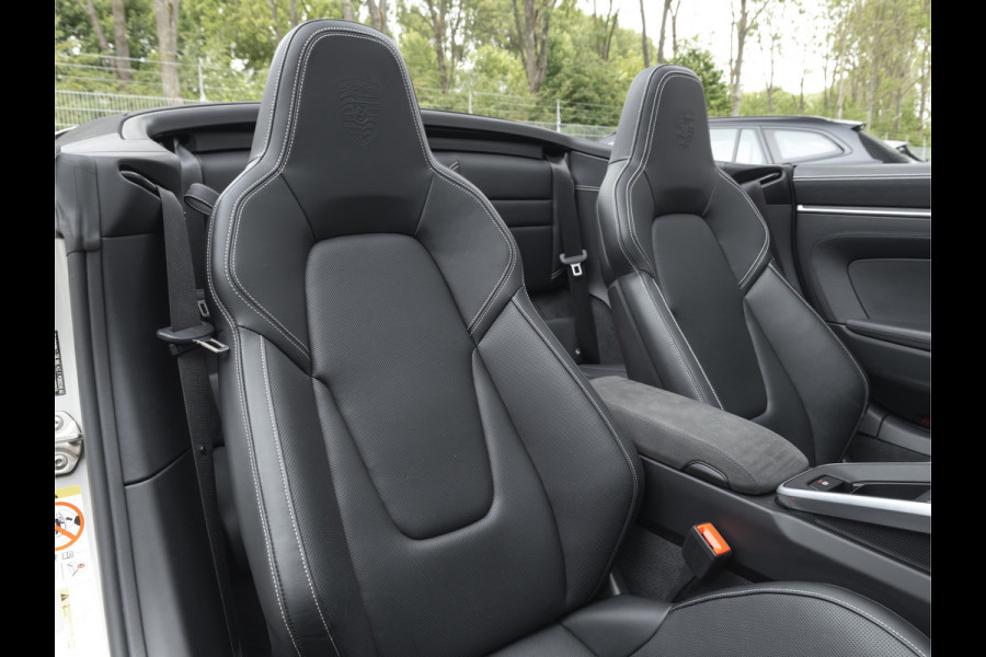 Porsche 911 Cabrio 3.0 Carrera GTS - Sport Design - Stoelventilatie - Bose