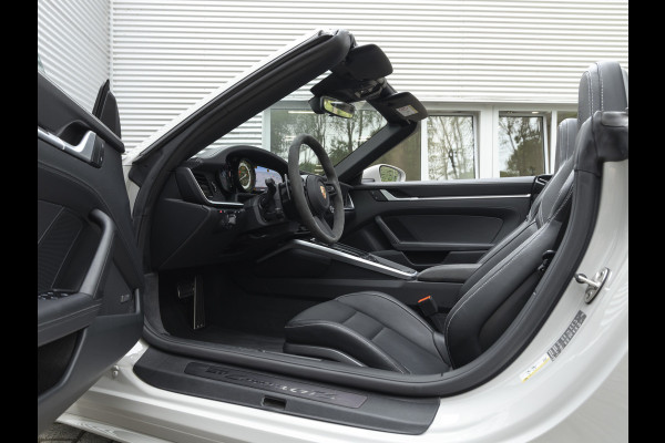 Porsche 911 Cabrio 3.0 Carrera GTS - Sport Design - Stoelventilatie - Bose