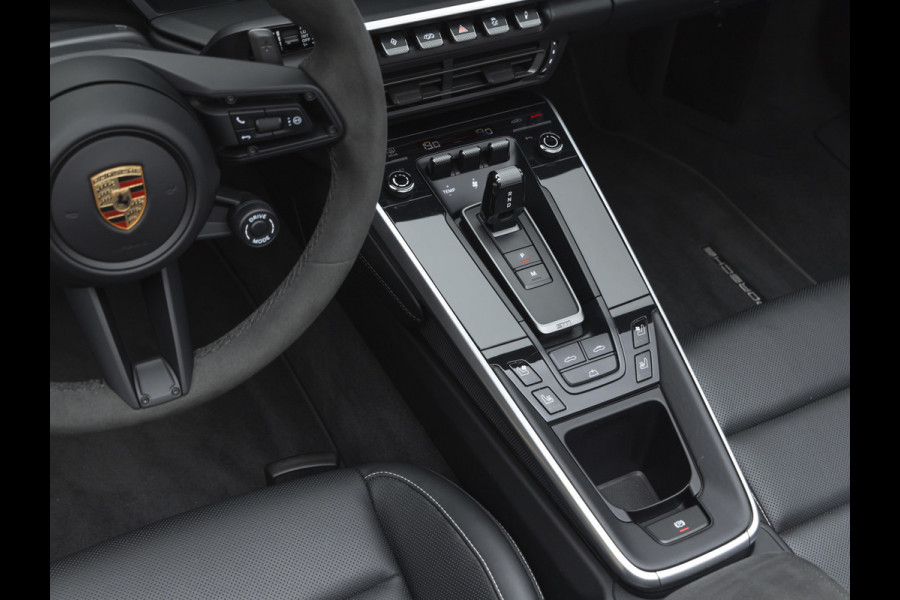 Porsche 911 Cabrio 3.0 Carrera GTS - Sport Design - Stoelventilatie - Bose