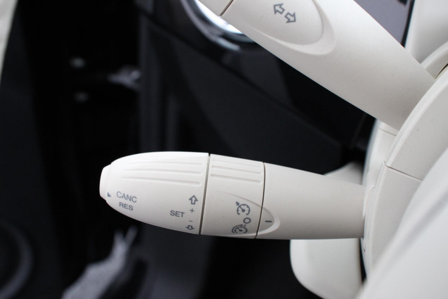 Fiat 500 1.2 Lounge | Navigatie | Lederen Interieur | Climate Control | Panoramadak | Parkeer sensoren