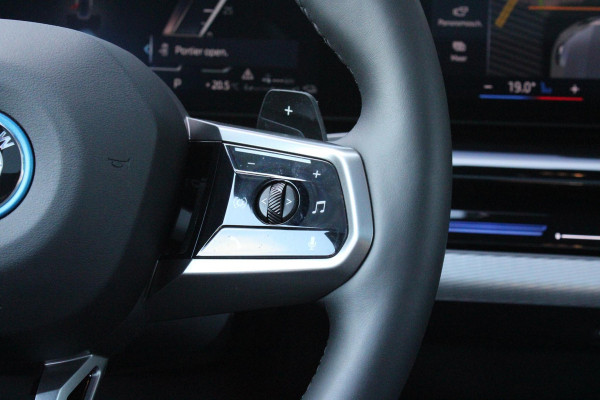 BMW 5 Serie 530e M-SPORT PRO 300PK (nieuw model) | PANORAMA DAK | M-SPORT PAKKET | M-SPORT AERODYNAMICA |  M-SPORT NAPPALEDEREN STUURWIEL MET SPORTBOOST FUNCTIE | BMW SHADOWLINE ADAPTIEVE LED KOPLAMPEN | ELEKTRISCH BEDIENBARE ACHTERKLEP |  BMW INDIVIDIUAL HIGH GLOSS EXTERIEUR RAAMLIJST AFWERKING | BMW LIVE COCKPIT PROFESSIONAL | ELEKTRISCH VERSTELBARE VOORSTOELEN MET VENTILATIE / VERWARMING EN GEHEUGEN OP DE BESTUURDERSSTOEL |  ACHTERBANKVERWARMING | 4-ZONE CLIMATE CONTROL | DONKER GETINTE ACHTERRUITEN | DONKERE HEMELBEKLEDING | DRIVE ASSISTANT | HARMAN KARDON Hi-Fi GELUIDSSYSTEEM