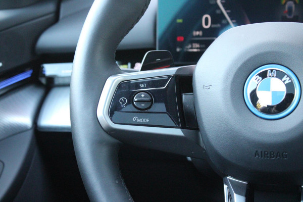 BMW 5 Serie 530e M-SPORT PRO 300PK (nieuw model) | PANORAMA DAK | M-SPORT PAKKET | M-SPORT AERODYNAMICA |  M-SPORT NAPPALEDEREN STUURWIEL MET SPORTBOOST FUNCTIE | BMW SHADOWLINE ADAPTIEVE LED KOPLAMPEN | ELEKTRISCH BEDIENBARE ACHTERKLEP |  BMW INDIVIDIUAL HIGH GLOSS EXTERIEUR RAAMLIJST AFWERKING | BMW LIVE COCKPIT PROFESSIONAL | ELEKTRISCH VERSTELBARE VOORSTOELEN MET VENTILATIE / VERWARMING EN GEHEUGEN OP DE BESTUURDERSSTOEL |  ACHTERBANKVERWARMING | 4-ZONE CLIMATE CONTROL | DONKER GETINTE ACHTERRUITEN | DONKERE HEMELBEKLEDING | DRIVE ASSISTANT | HARMAN KARDON Hi-Fi GELUIDSSYSTEEM