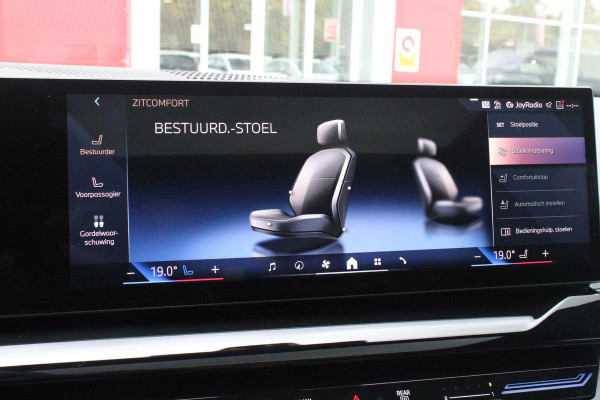 BMW 5 Serie 530e M-SPORT PRO 300PK (nieuw model) | PANORAMA DAK | M-SPORT PAKKET | M-SPORT AERODYNAMICA |  M-SPORT NAPPALEDEREN STUURWIEL MET SPORTBOOST FUNCTIE | BMW SHADOWLINE ADAPTIEVE LED KOPLAMPEN | ELEKTRISCH BEDIENBARE ACHTERKLEP |  BMW INDIVIDIUAL HIGH GLOSS EXTERIEUR RAAMLIJST AFWERKING | BMW LIVE COCKPIT PROFESSIONAL | ELEKTRISCH VERSTELBARE VOORSTOELEN MET VENTILATIE / VERWARMING EN GEHEUGEN OP DE BESTUURDERSSTOEL |  ACHTERBANKVERWARMING | 4-ZONE CLIMATE CONTROL | DONKER GETINTE ACHTERRUITEN | DONKERE HEMELBEKLEDING | DRIVE ASSISTANT | HARMAN KARDON Hi-Fi GELUIDSSYSTEEM