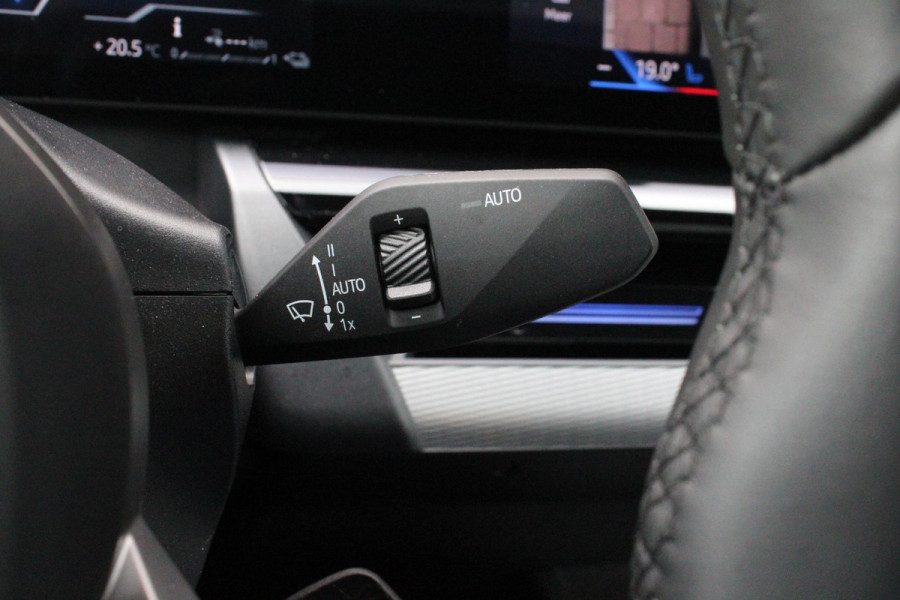 BMW 5 Serie 530e M-SPORT PRO 300PK (nieuw model) | PANORAMA DAK | M-SPORT PAKKET | M-SPORT AERODYNAMICA |  M-SPORT NAPPALEDEREN STUURWIEL MET SPORTBOOST FUNCTIE | BMW SHADOWLINE ADAPTIEVE LED KOPLAMPEN | ELEKTRISCH BEDIENBARE ACHTERKLEP |  BMW INDIVIDIUAL HIGH GLOSS EXTERIEUR RAAMLIJST AFWERKING | BMW LIVE COCKPIT PROFESSIONAL | ELEKTRISCH VERSTELBARE VOORSTOELEN MET VENTILATIE / VERWARMING EN GEHEUGEN OP DE BESTUURDERSSTOEL |  ACHTERBANKVERWARMING | 4-ZONE CLIMATE CONTROL | DONKER GETINTE ACHTERRUITEN | DONKERE HEMELBEKLEDING | DRIVE ASSISTANT | HARMAN KARDON Hi-Fi GELUIDSSYSTEEM