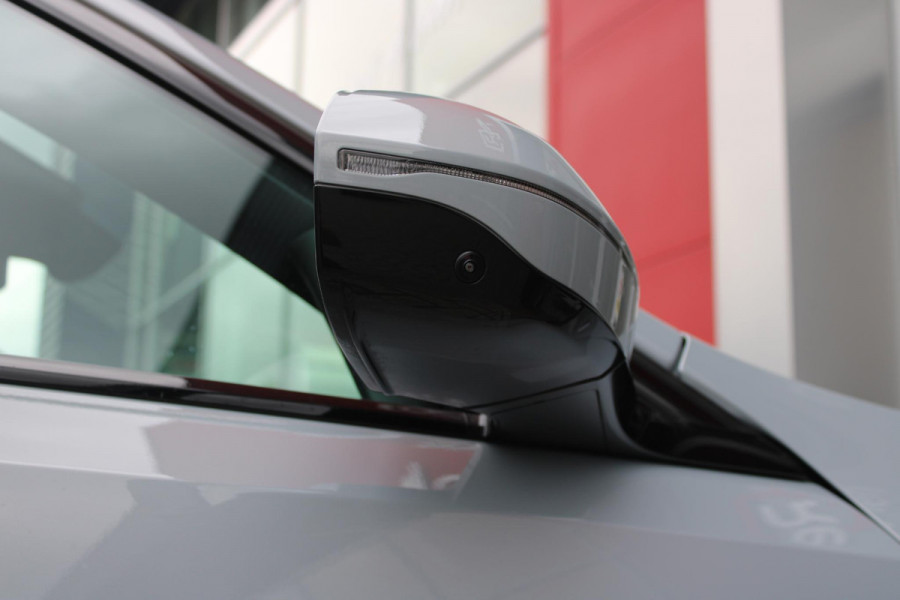 BMW 5 Serie 530e M-SPORT PRO 300PK (nieuw model) | PANORAMA DAK | M-SPORT PAKKET | M-SPORT AERODYNAMICA |  M-SPORT NAPPALEDEREN STUURWIEL MET SPORTBOOST FUNCTIE | BMW SHADOWLINE ADAPTIEVE LED KOPLAMPEN | ELEKTRISCH BEDIENBARE ACHTERKLEP |  BMW INDIVIDIUAL HIGH GLOSS EXTERIEUR RAAMLIJST AFWERKING | BMW LIVE COCKPIT PROFESSIONAL | ELEKTRISCH VERSTELBARE VOORSTOELEN MET VENTILATIE / VERWARMING EN GEHEUGEN OP DE BESTUURDERSSTOEL |  ACHTERBANKVERWARMING | 4-ZONE CLIMATE CONTROL | DONKER GETINTE ACHTERRUITEN | DONKERE HEMELBEKLEDING | DRIVE ASSISTANT | HARMAN KARDON Hi-Fi GELUIDSSYSTEEM