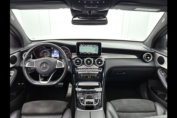 Mercedes-Benz GLC 250 4MATIC Business Solution AMG | Schuif/kanteldak | Treeplanken | 5 spaaks licht metalen velgen | Navigatie Parking support met camera achter | Inclusief 12 Maanden Garantie