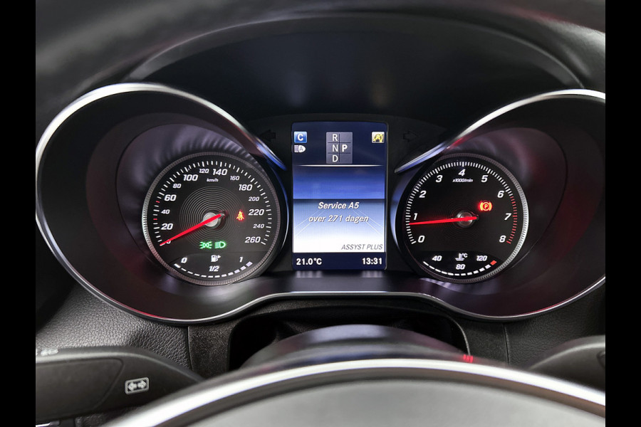 Mercedes-Benz GLC 250 4MATIC Business Solution AMG | Schuif/kanteldak | Treeplanken | 5 spaaks licht metalen velgen | Navigatie Parking support met camera achter | Inclusief 12 Maanden Garantie