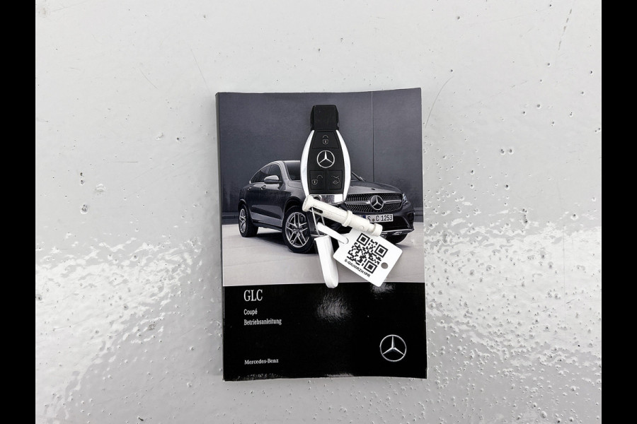 Mercedes-Benz GLC 250 4MATIC Business Solution AMG | Schuif/kanteldak | Treeplanken | 5 spaaks licht metalen velgen | Navigatie Parking support met camera achter | Inclusief 12 Maanden Garantie