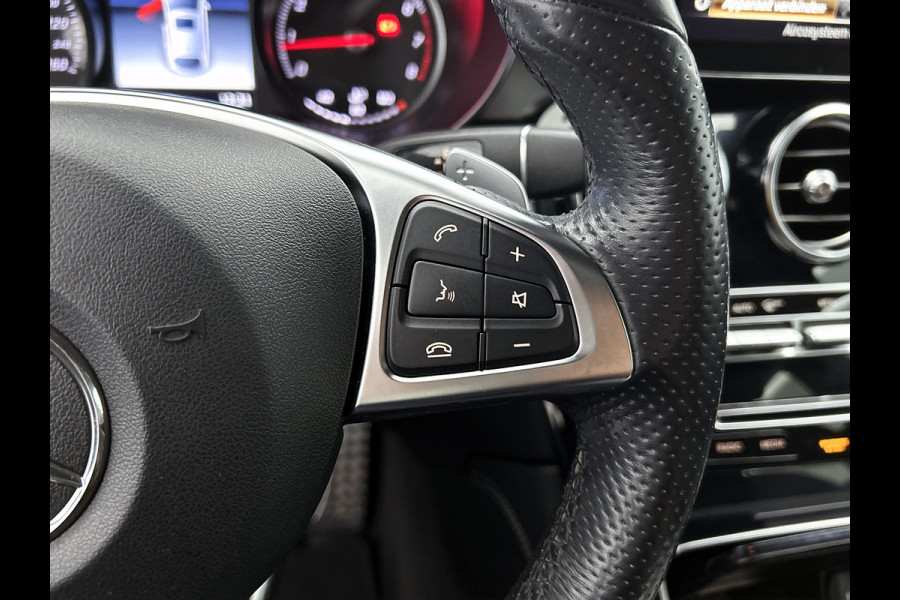 Mercedes-Benz GLC 250 4MATIC Business Solution AMG | Schuif/kanteldak | Treeplanken | 5 spaaks licht metalen velgen | Navigatie Parking support met camera achter | Inclusief 12 Maanden Garantie