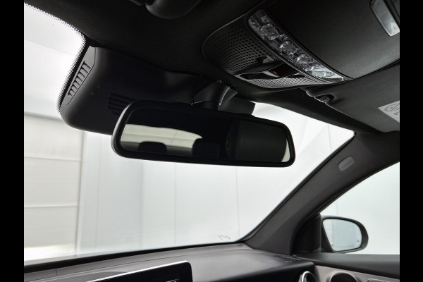 Mercedes-Benz GLC 250 4MATIC Business Solution AMG | Schuif/kanteldak | Treeplanken | 5 spaaks licht metalen velgen | Navigatie Parking support met camera achter | Inclusief 12 Maanden Garantie