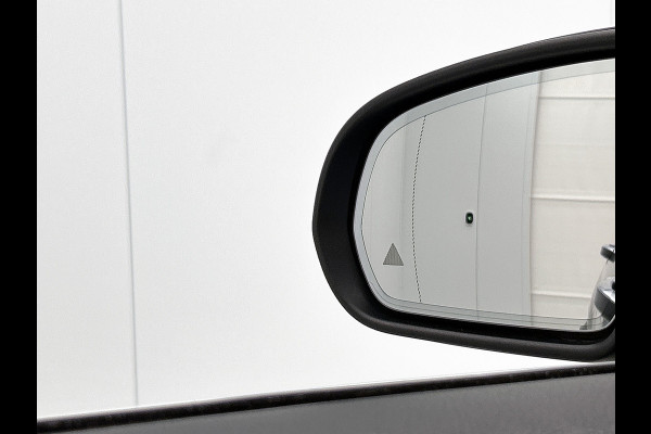 Mercedes-Benz GLC 250 4MATIC Business Solution AMG | Schuif/kanteldak | Treeplanken | 5 spaaks licht metalen velgen | Navigatie Parking support met camera achter | Inclusief 12 Maanden Garantie