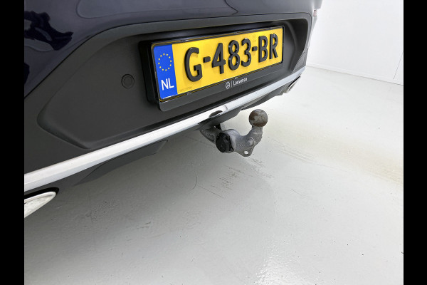 Mercedes-Benz GLC 250 4MATIC Business Solution AMG | Schuif/kanteldak | Treeplanken | 5 spaaks licht metalen velgen | Navigatie Parking support met camera achter | Inclusief 12 Maanden Garantie
