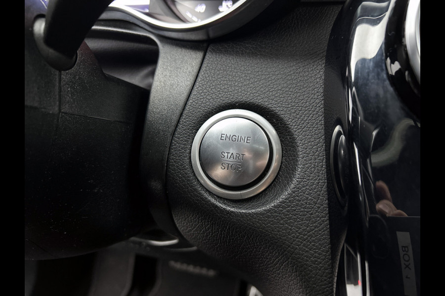 Mercedes-Benz GLC 250 4MATIC Business Solution AMG | Schuif/kanteldak | Treeplanken | 5 spaaks licht metalen velgen | Navigatie Parking support met camera achter | Inclusief 12 Maanden Garantie